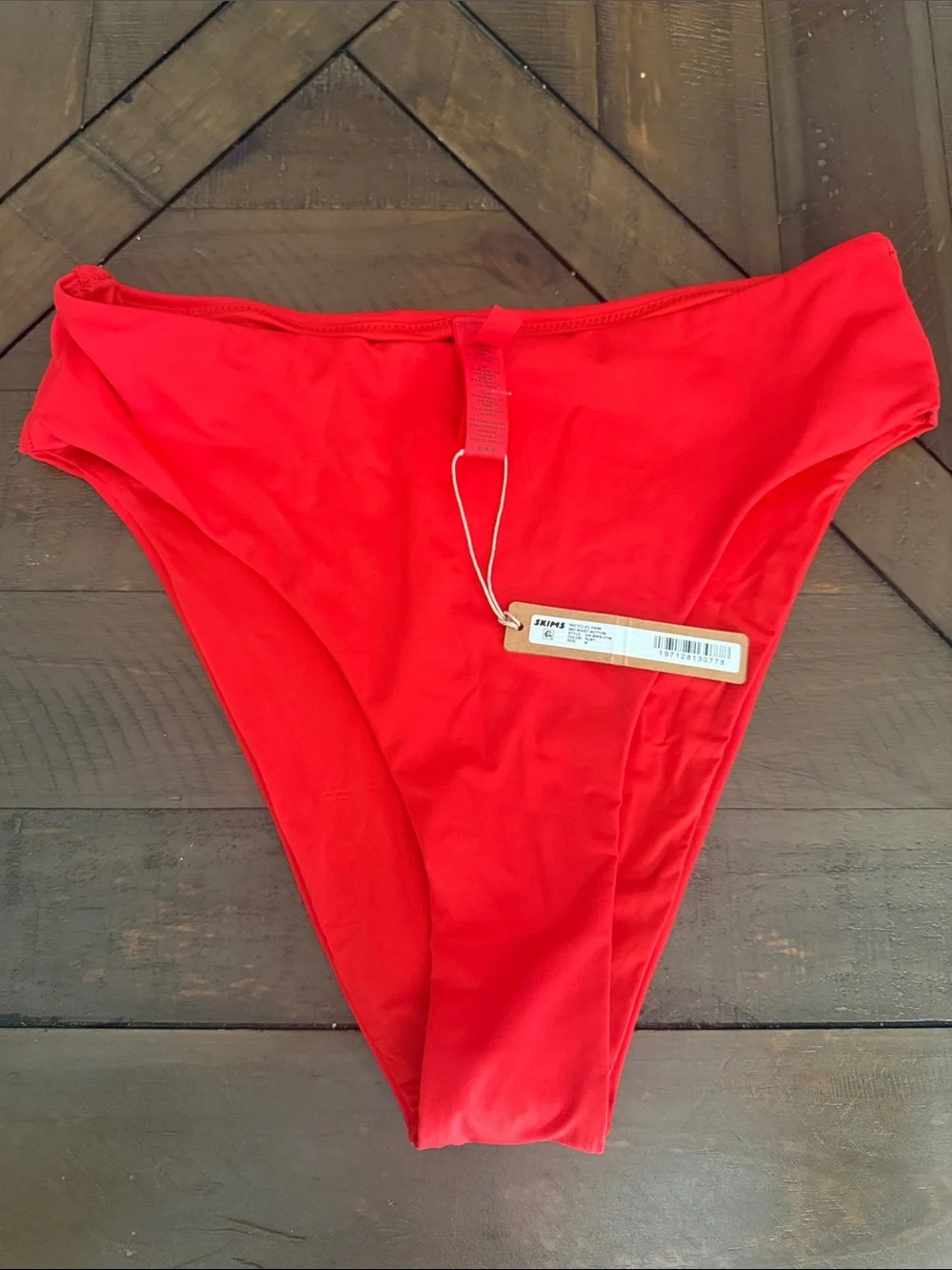 NWT Skims Recycled Swim Mid Waist Bottom Ruby Red size M Sw-mwb-0748